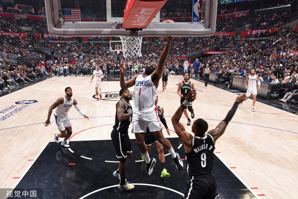 东欧重聚！NBA官方晒欧文东契奇重聚的照片：卢卡和凯里🙏.