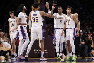 刻挺身而出 刻挺身而出