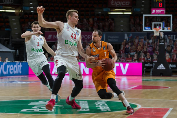 暴露出阵容 暴露出阵容