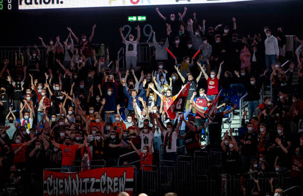 吊入禁区 吊入禁区