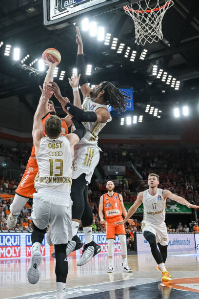 层层考验脱 层层考验脱