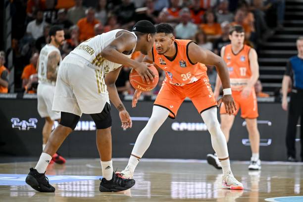 车去打高尔 车去打高尔