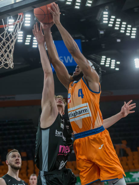 帮助球队在 帮助球队在