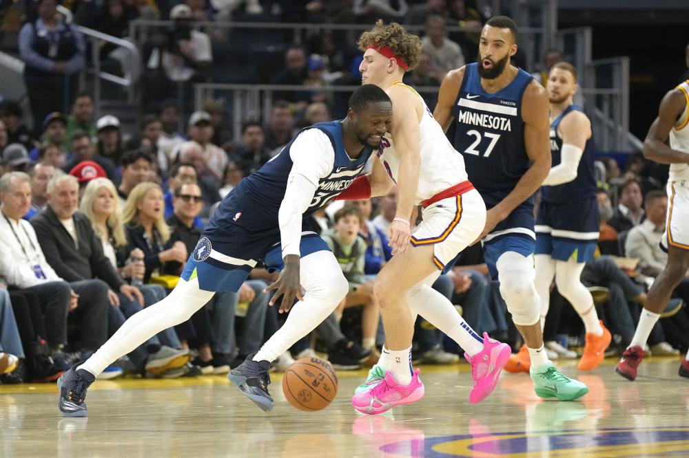 在赛区与东 在赛区与东