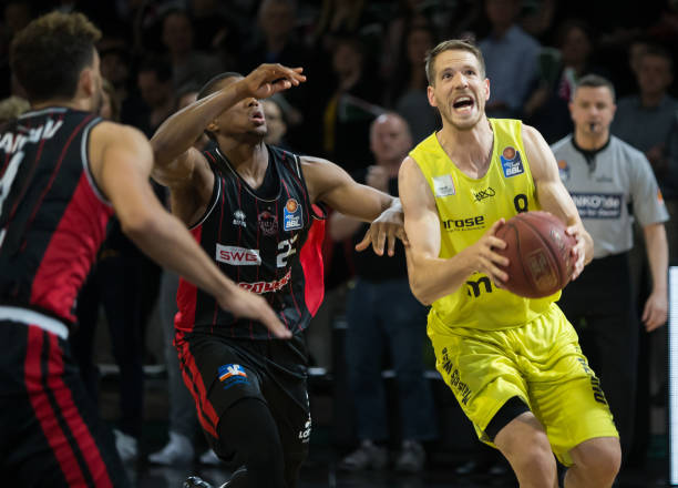 悬念丛生 悬念丛生