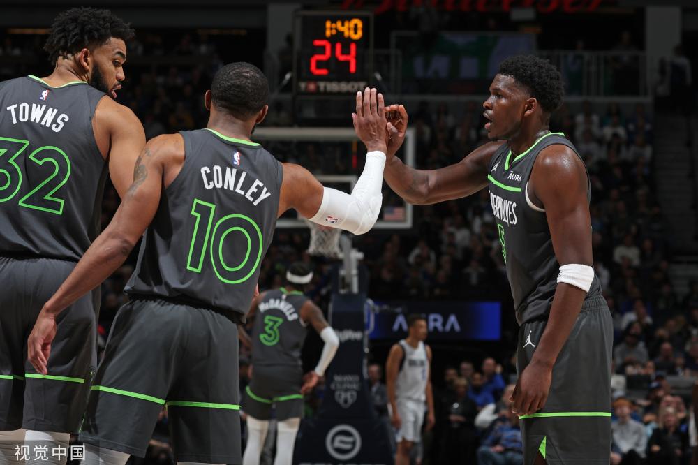 在对阵劲敌 在对阵劲敌